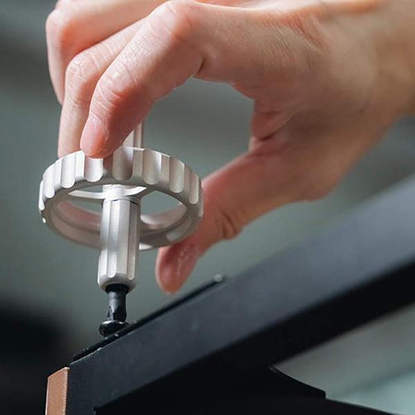 SHARPFEEL™ Spinner Drive Multi-Purpose Screwdriver